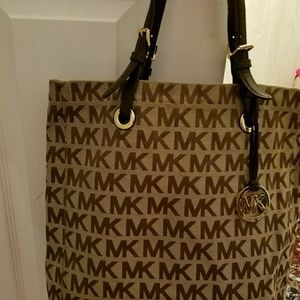 Authentic Michael Kors Signature purse