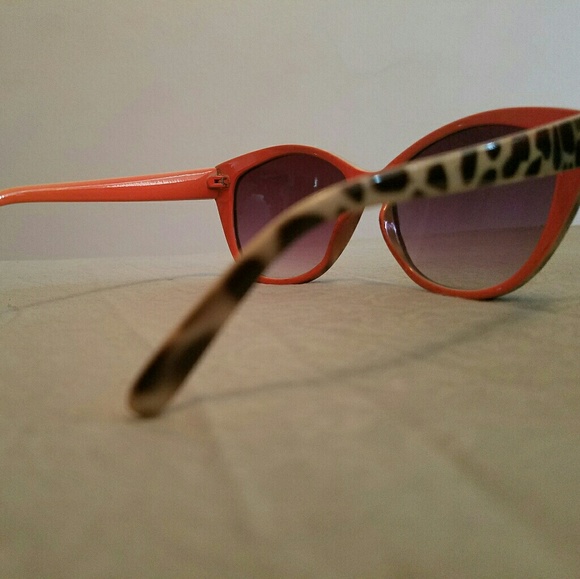 Sunglasses - Picture 3 of 3