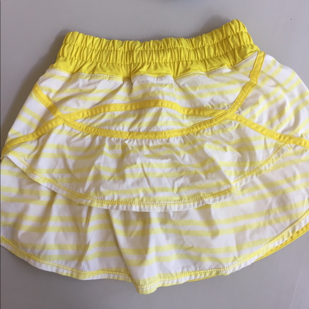 Lululemon Track attack skirt SIZE 2