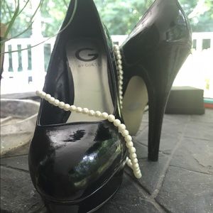 Black Guess heels size 7