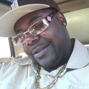 Meet your Posher, Junieco