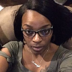 Meet your Posher, Beverly