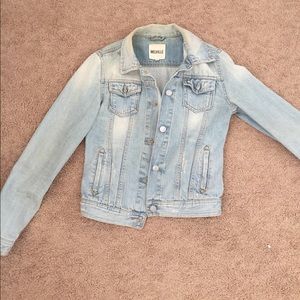Light wash brandy Melville Jean jacket