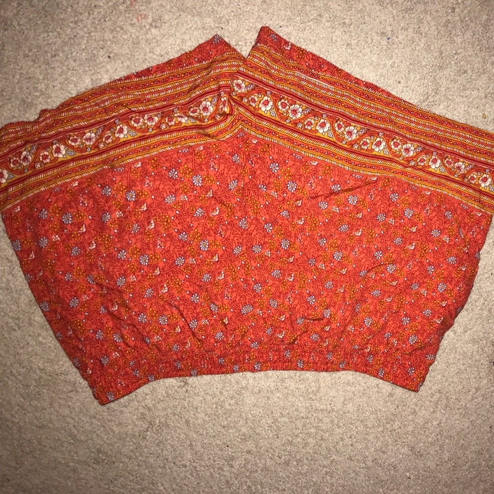 Flow Pattern Shorts - Picture 3 of 4