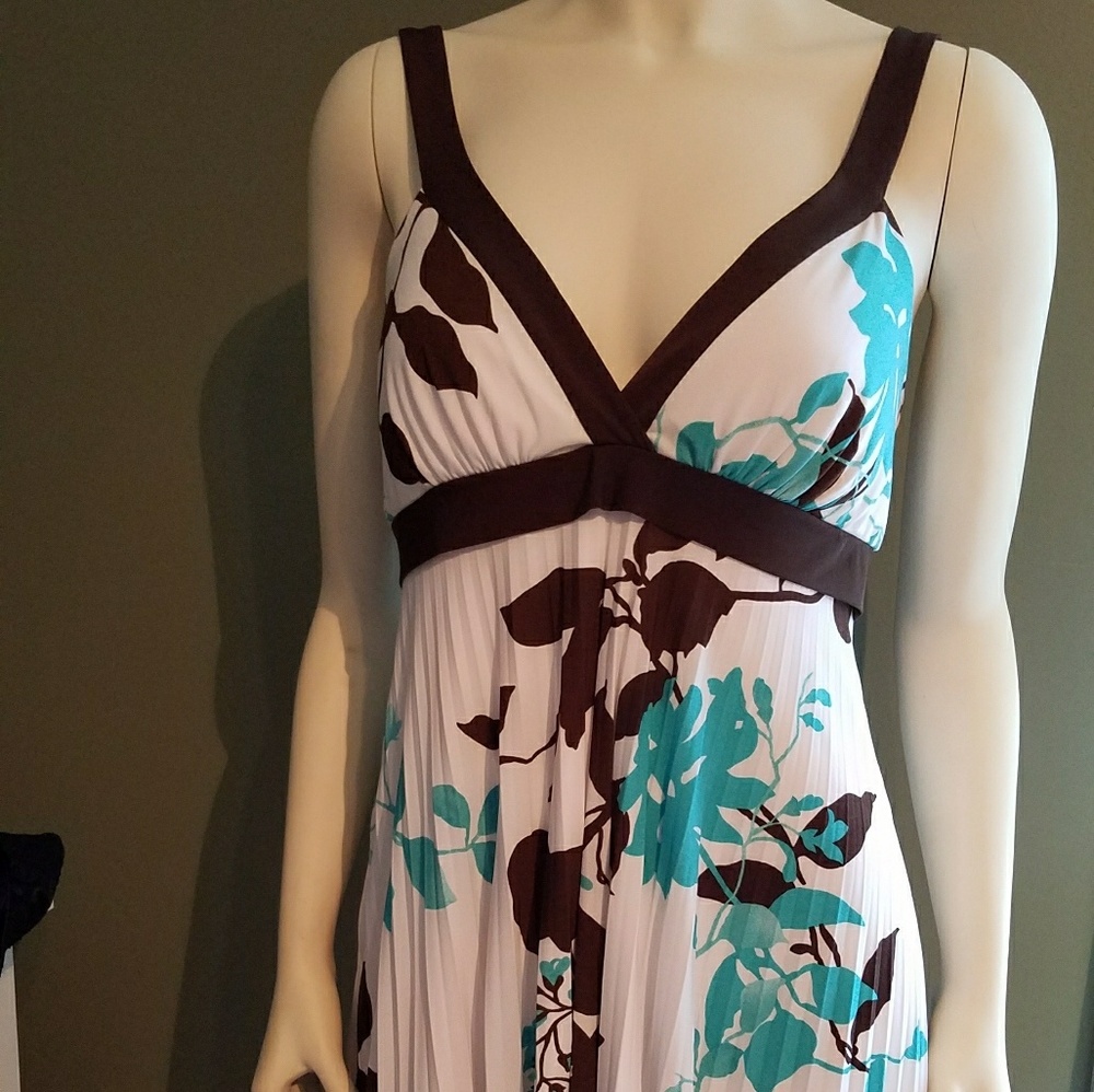 NWT Halter Style Knee Length Summer dress