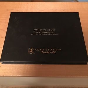 Anastasia light medium contour kit