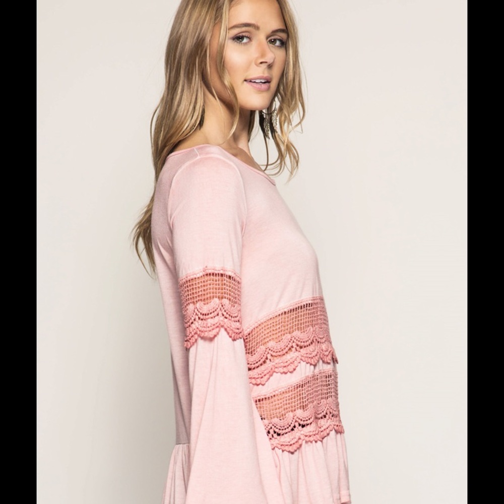 Stone wash top with lace - Picture 7 of 7