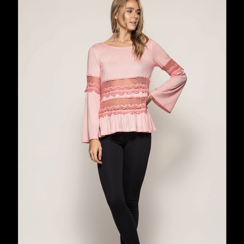 Stone wash top with lace - Picture 2 of 7