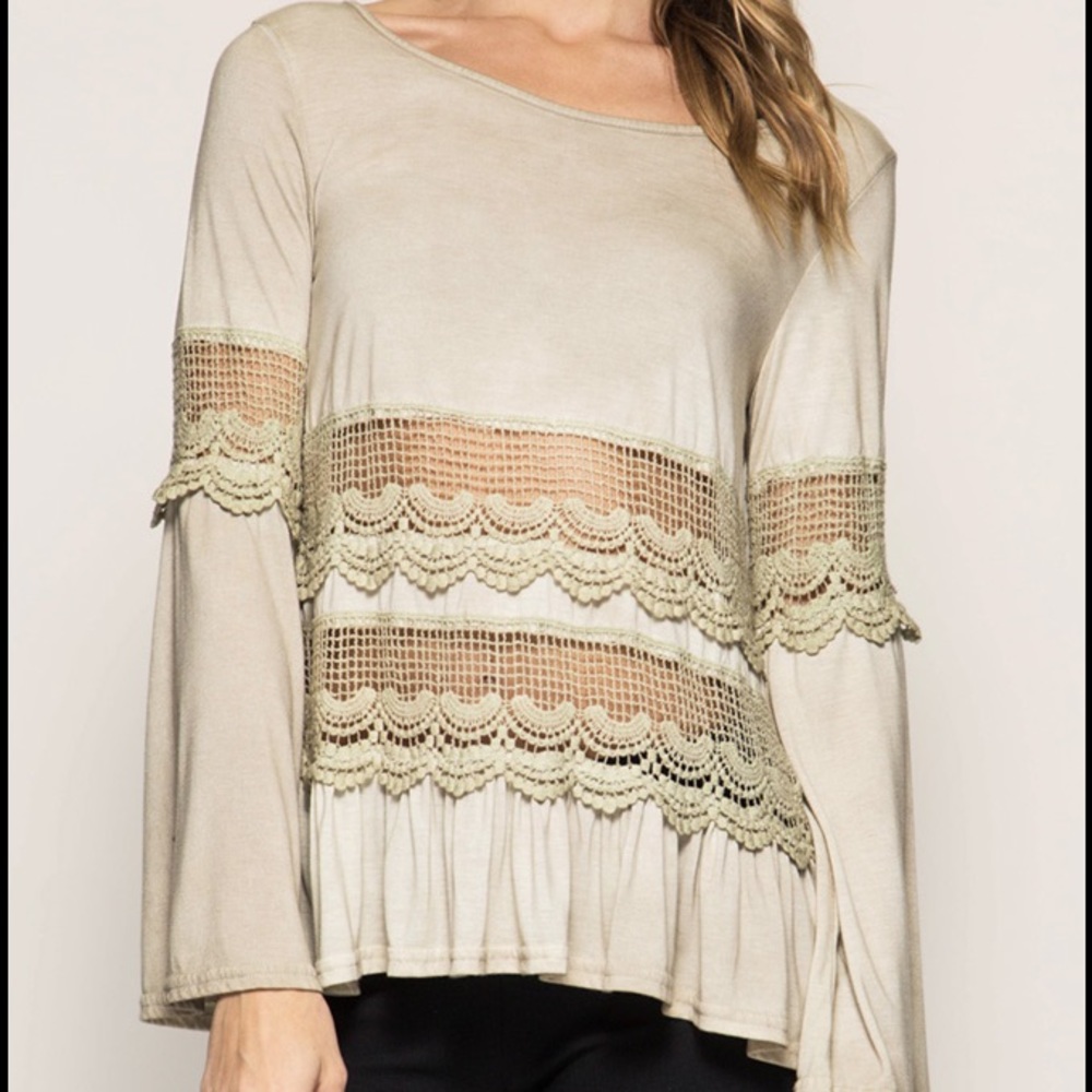 Stone wash top with lace - Picture 6 of 7