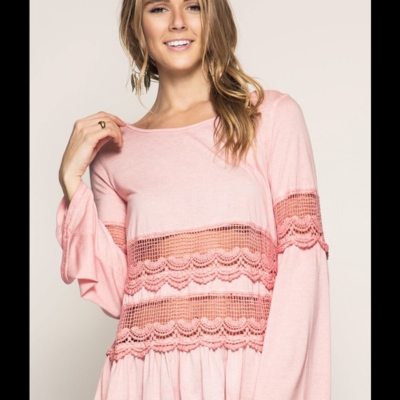 Stone wash top with lace - Picture 3 of 7