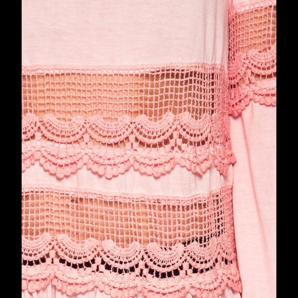 Stone wash top with lace - Picture 5 of 7