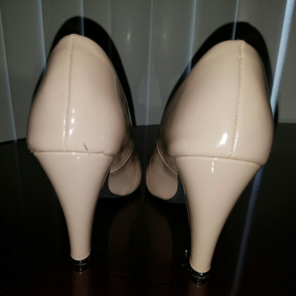 Heels - Picture 5 of 6