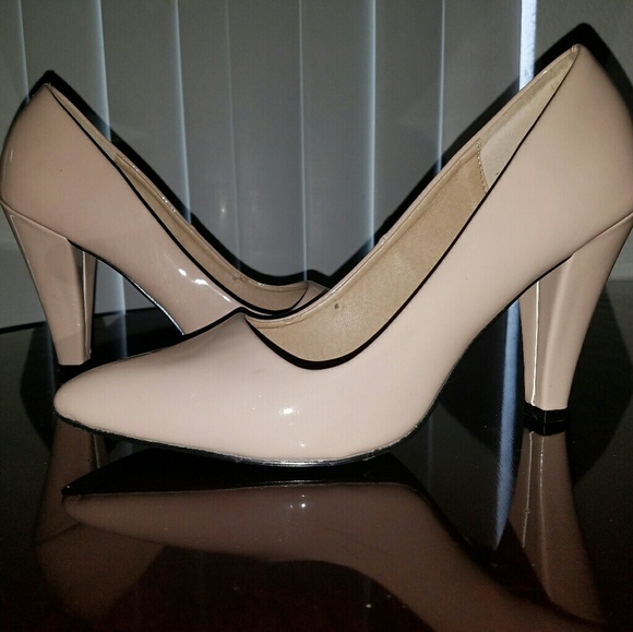 Heels - Picture 2 of 6