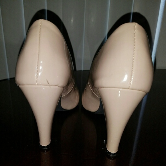 Heels - Picture 5 of 6