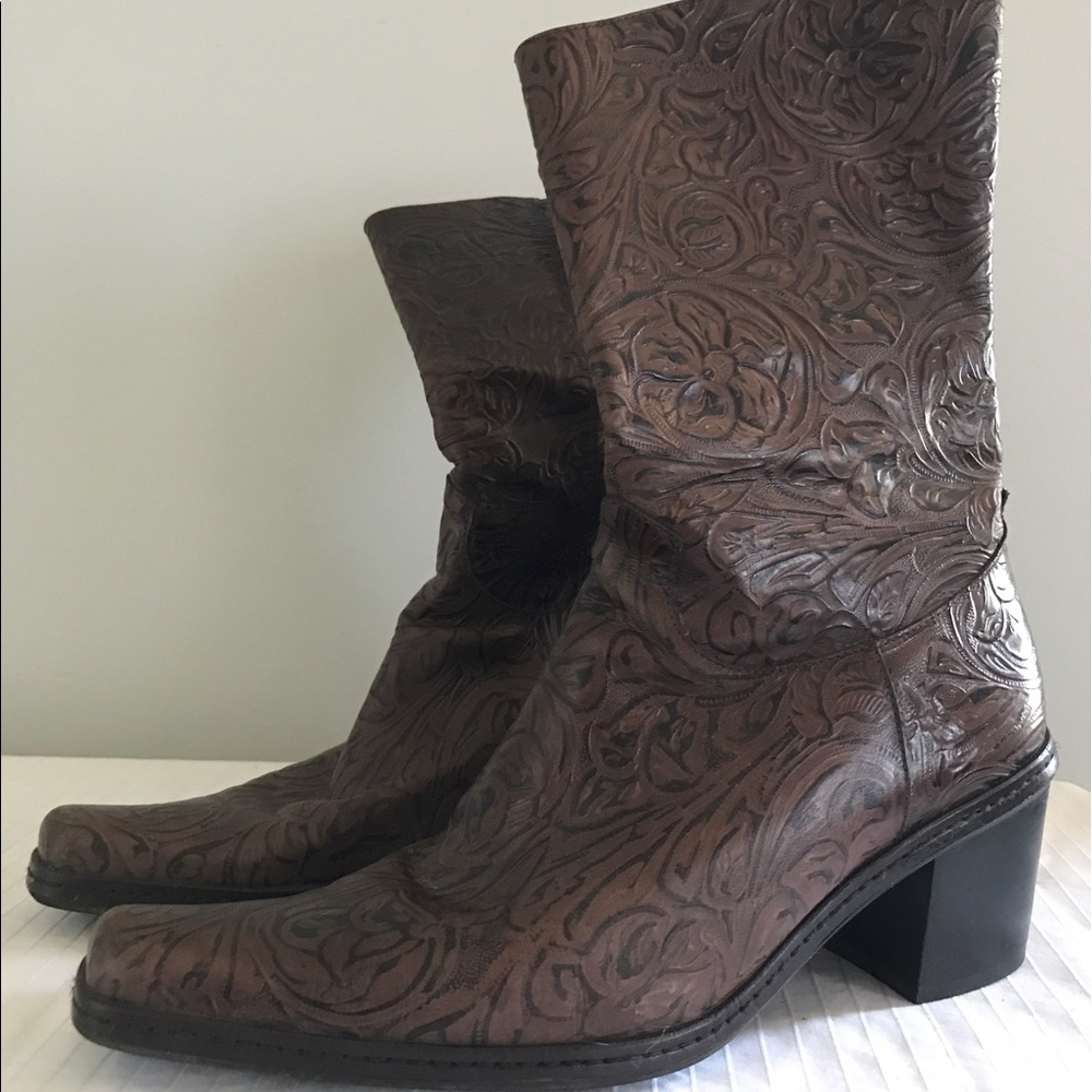 Western boots by Gianni Bini