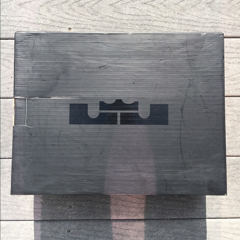 LeBron 10 "Miami Dolphins"/ "Sunset" size 10.5