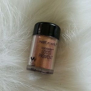 Wet n wild loose pigment heart of rose gold