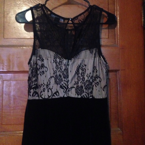 Nude & Black | Lace & Velvet Dress - Picture 3 of 6