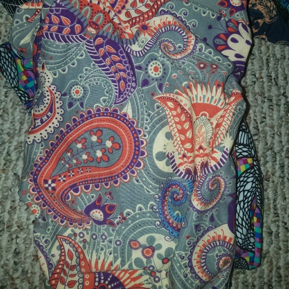 Tc lularoe grey paisley