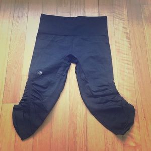 Lululemon workout cropped pants