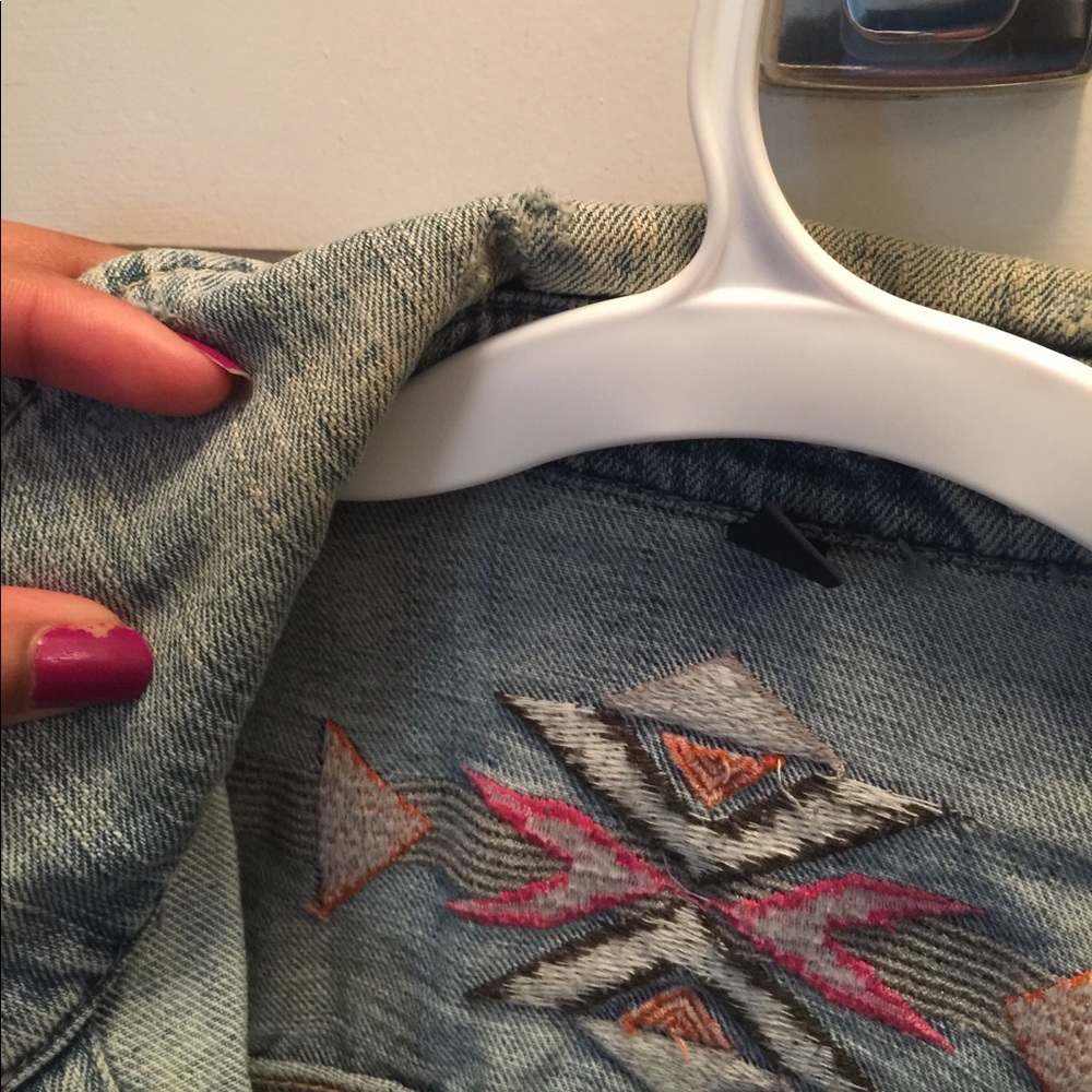 Super Fun Aztec Jean Jacket - Picture 4 of 4