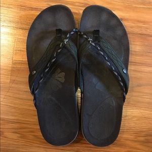 MERRELL Black Flip Flops