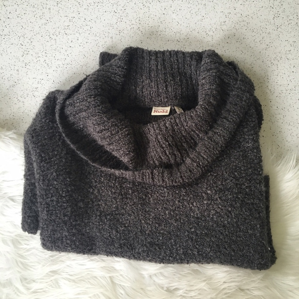 Cropped Turtle Neck Sweater