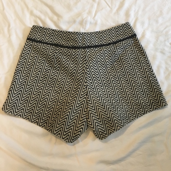 Patterned shorts - Picture 2 of 2