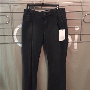 CAbi Curvy Slim Bootcut Jeans