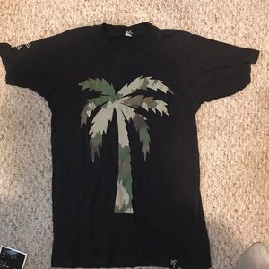 Blvd shirt camo to big for it