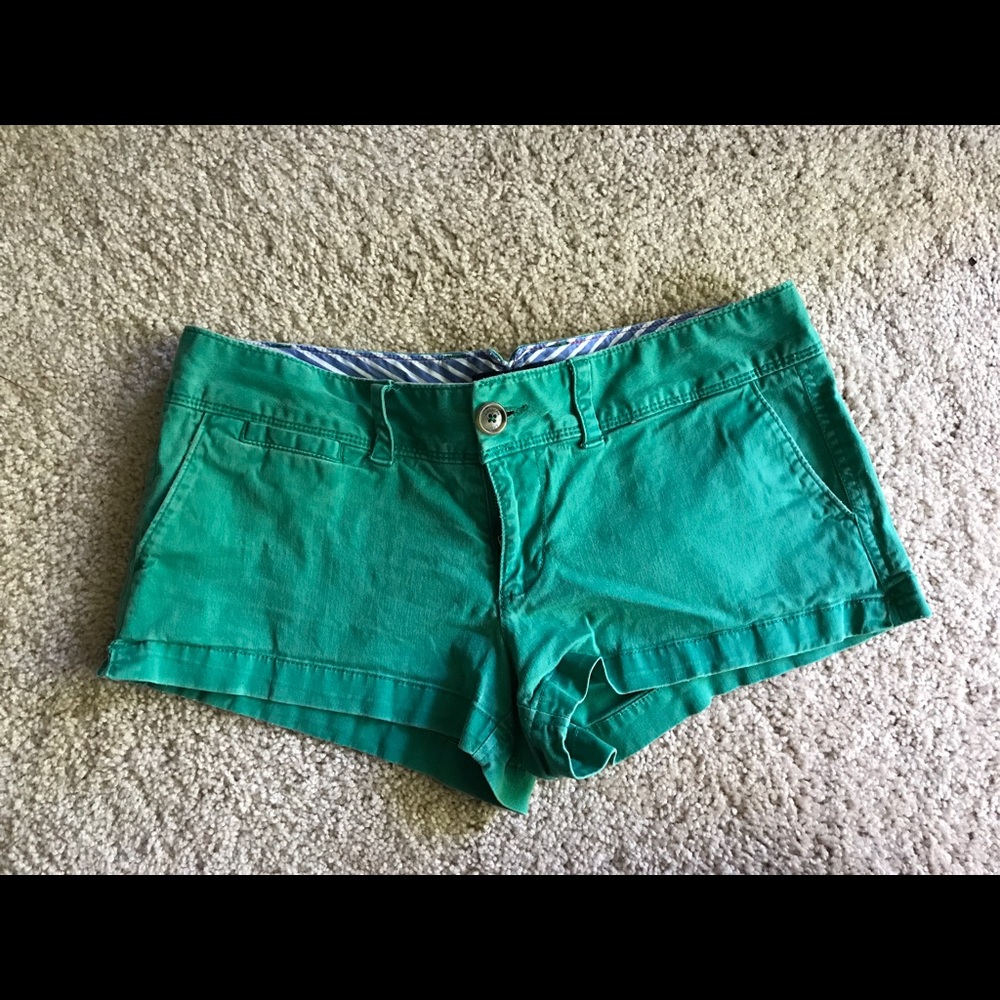 Green, American Eagle shorts!