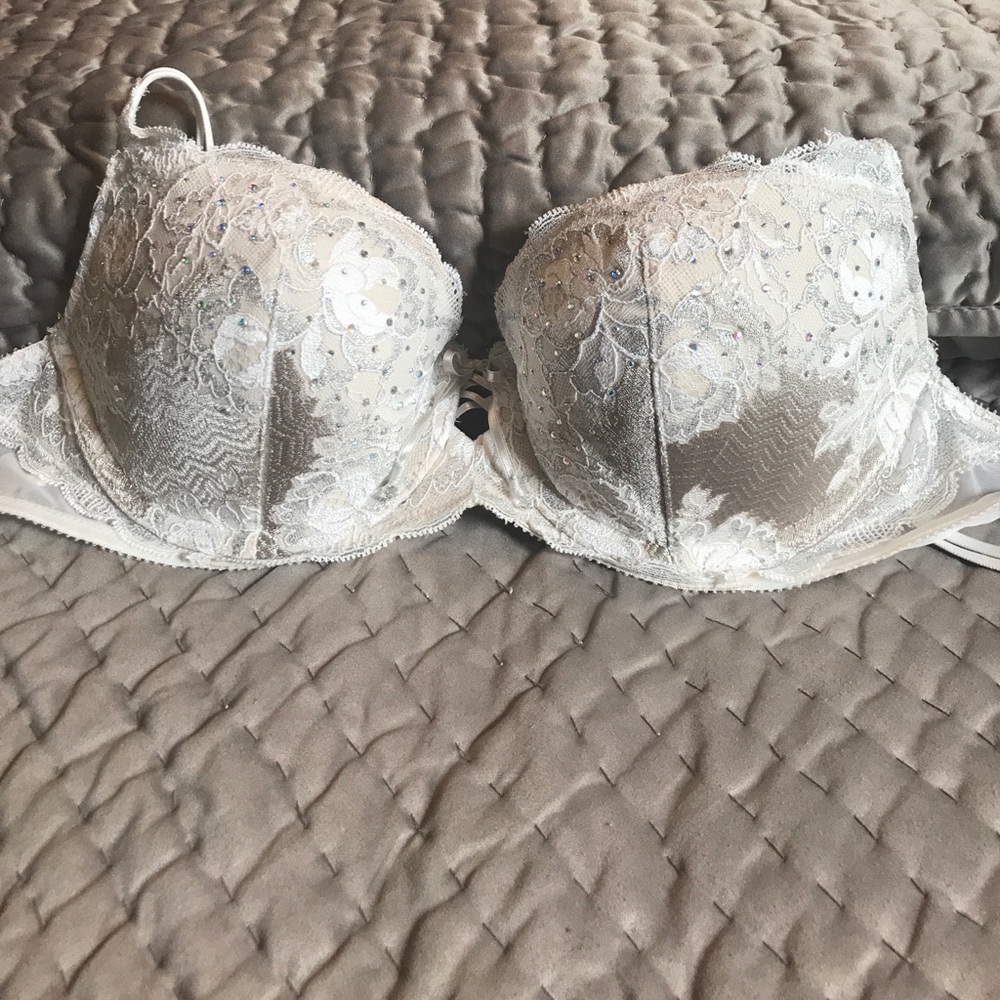 Victoria secret very sexy bra