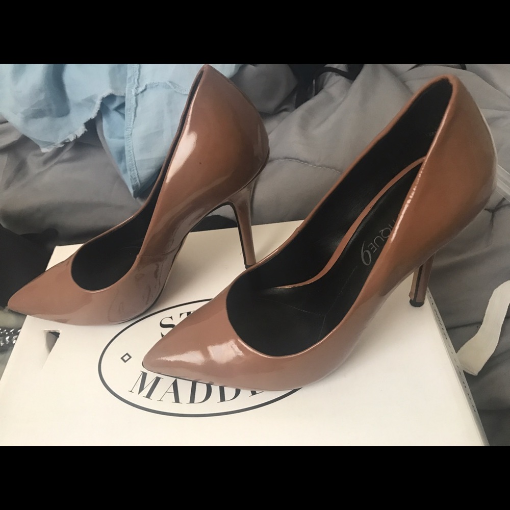 Pumps - Picture 2 of 2