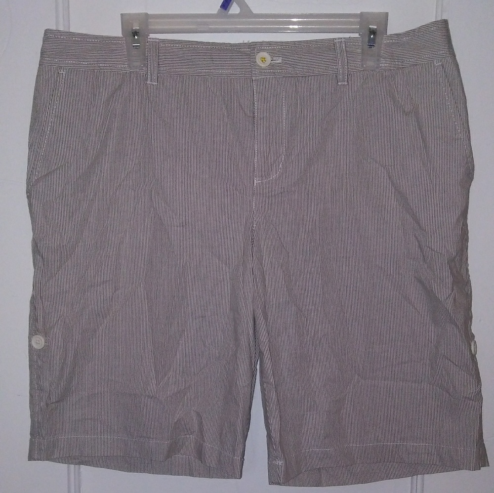 Never worn cargo style shorts