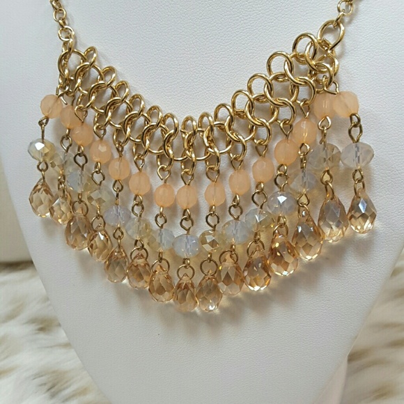 Beautiful beaded necklace - Picture 2 of 3