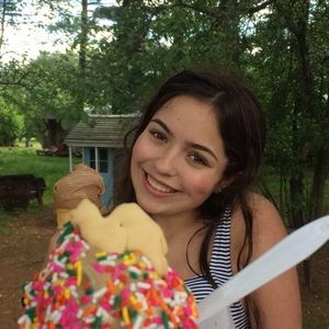 Meet your Posher, Kelia