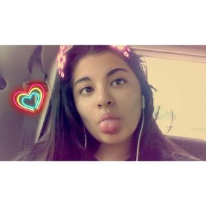 Meet your Posher, Denayah