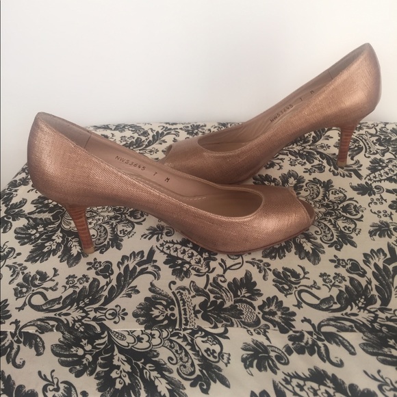 🎉Price drop🎉Stewart Weitzman Peep toe pumps - Picture 1 of 4
