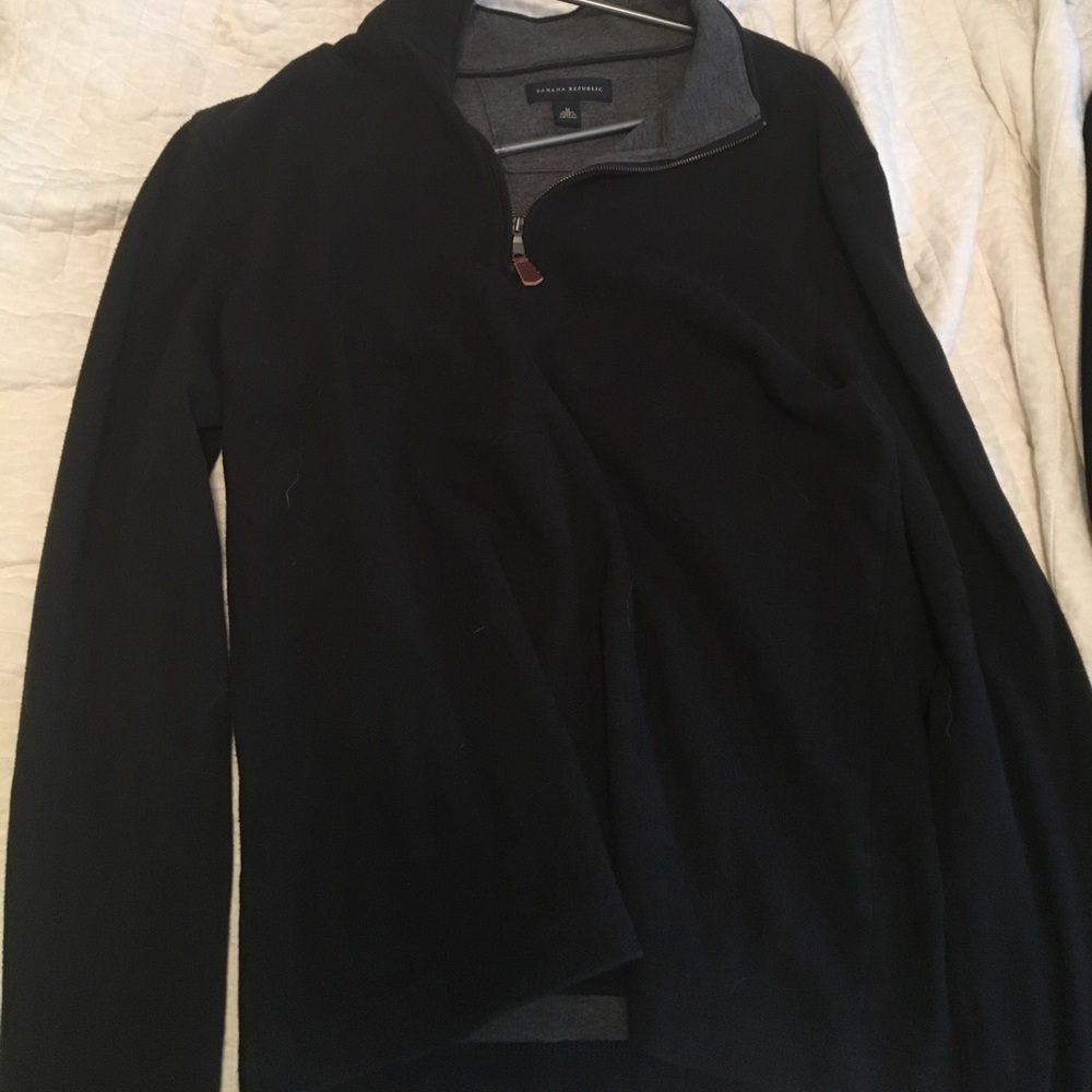 BR quarter zip cotton pull-over sweater. Black.