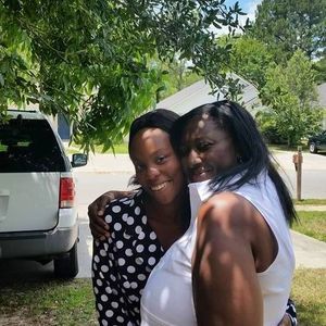 Meet your Posher, Lynn deeza