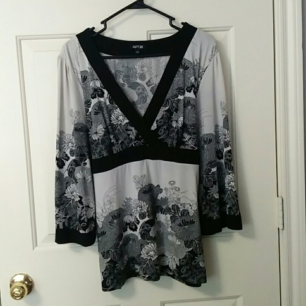Kimono style top 3/4 sleeve