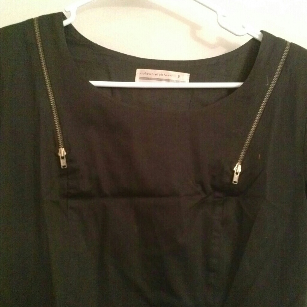 Misha Collection Adel Mini with padded shoulders! - Picture 2 of 7