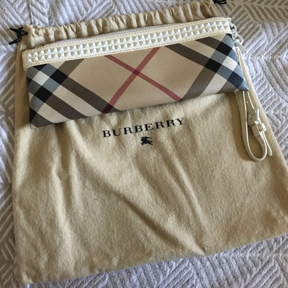Burberry clutch