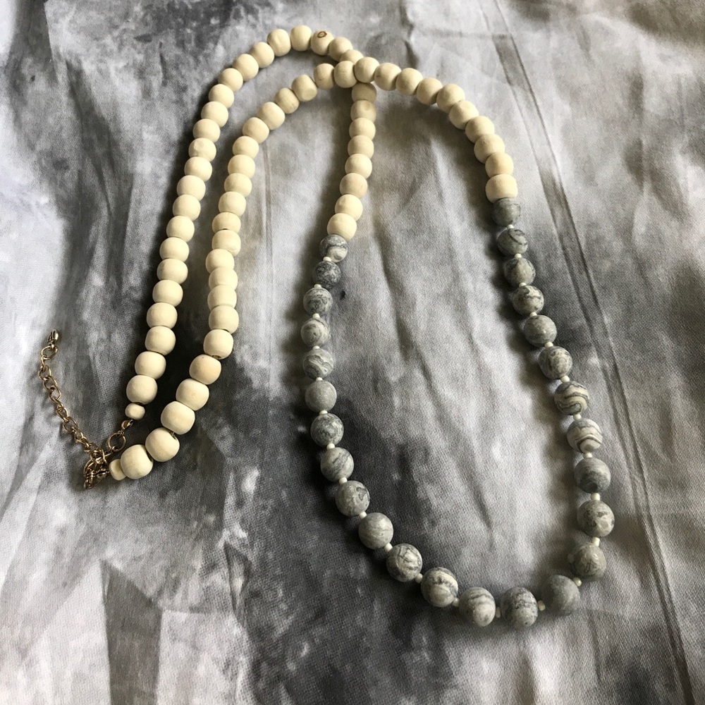 Long wood &a agate necklace