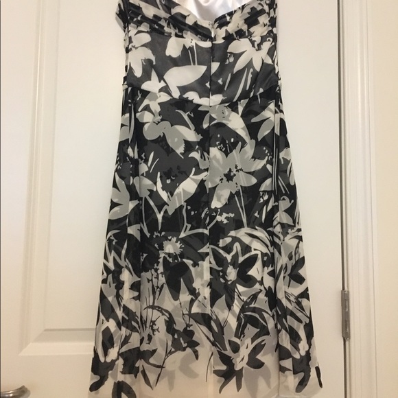 White House Black Market Strapless Cocktail Dress - Picture 3 of 4