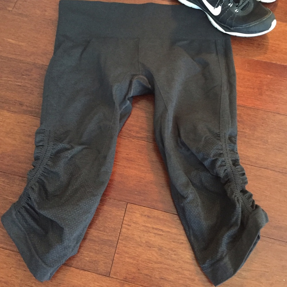 Dk grey cropped leggings