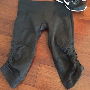 Dk grey cropped leggings