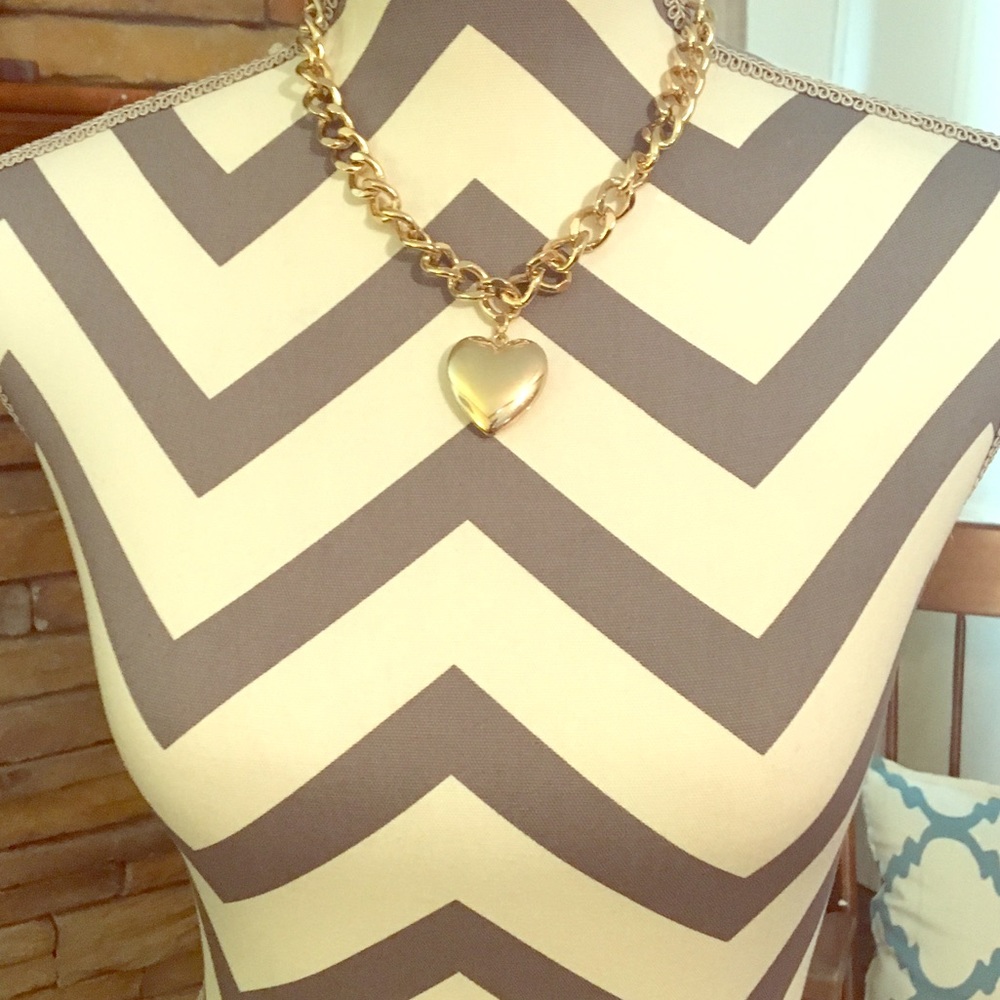 Gold heart choker necklace