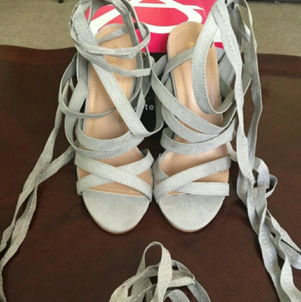 NWT Metallic Heel Sandal