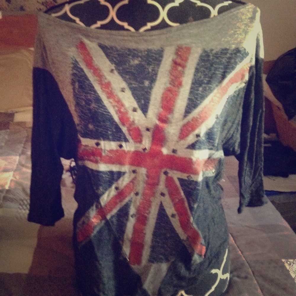 Off shoulder British flag shirt
